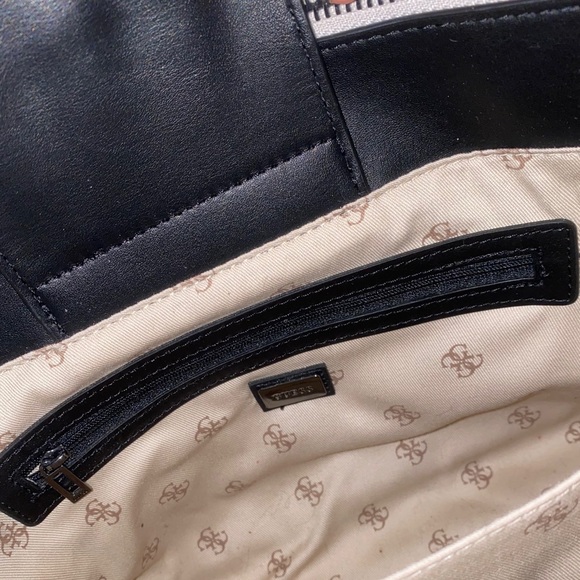 Guess Bag - Picture 9 of 10